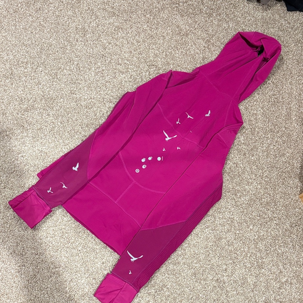Lululemon half size  with Bird Design